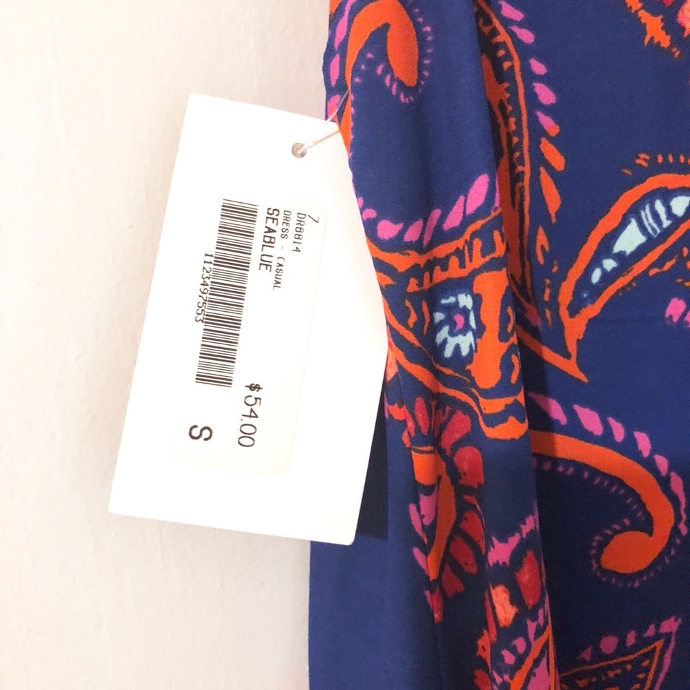 Patterned high necked shift - Picture 2 of 4